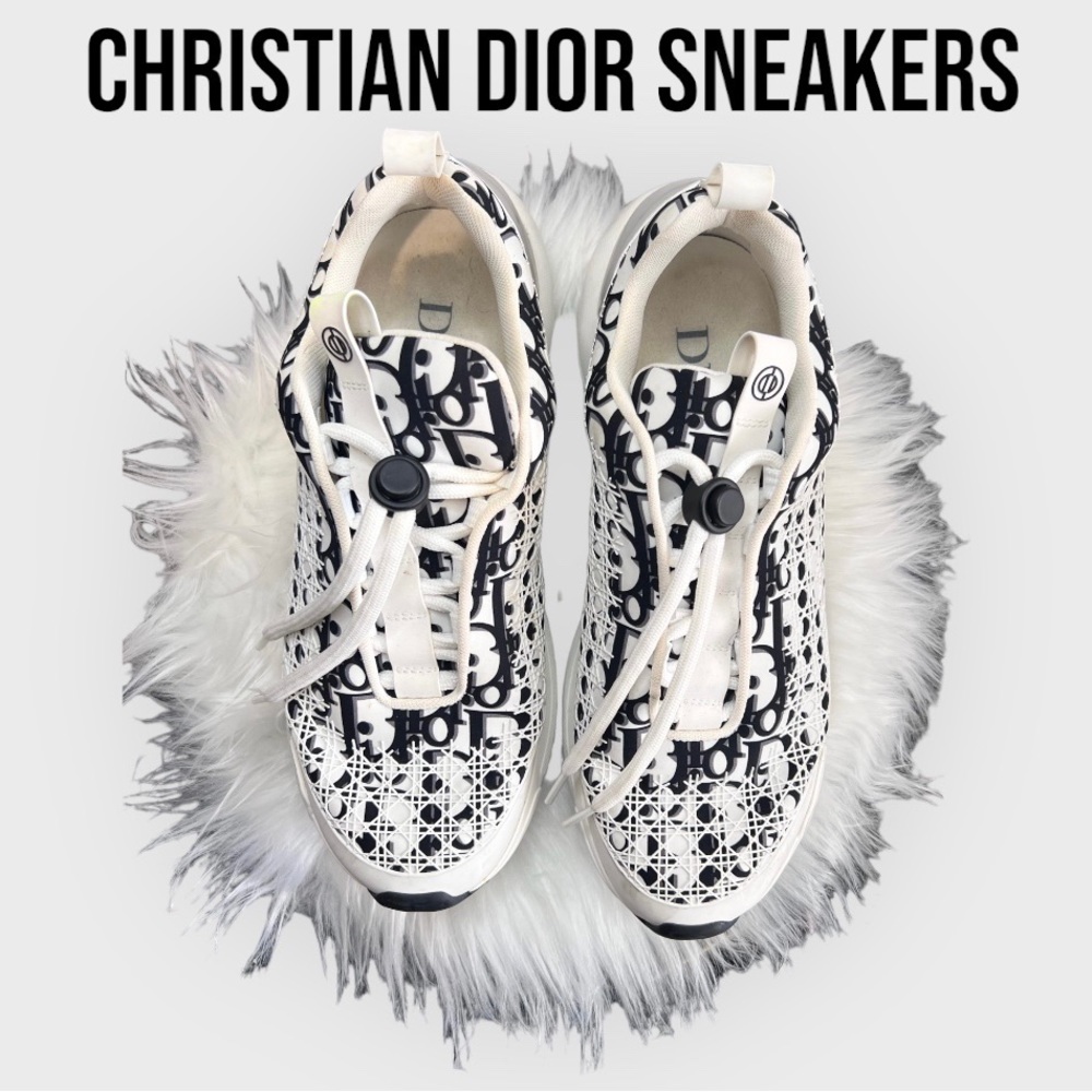 Christian Dior Sneakers B24 SNEAKER
WHITE DIOR OBLIQUE
CANVAS